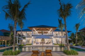 Villa Royal Canggu Secluded 6BR Luxury Walking Distance to Echo Beach
